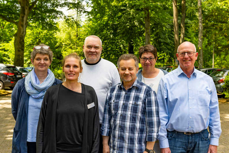 Neu gewählter Diag Vorstand vor dem KönzgenHaus