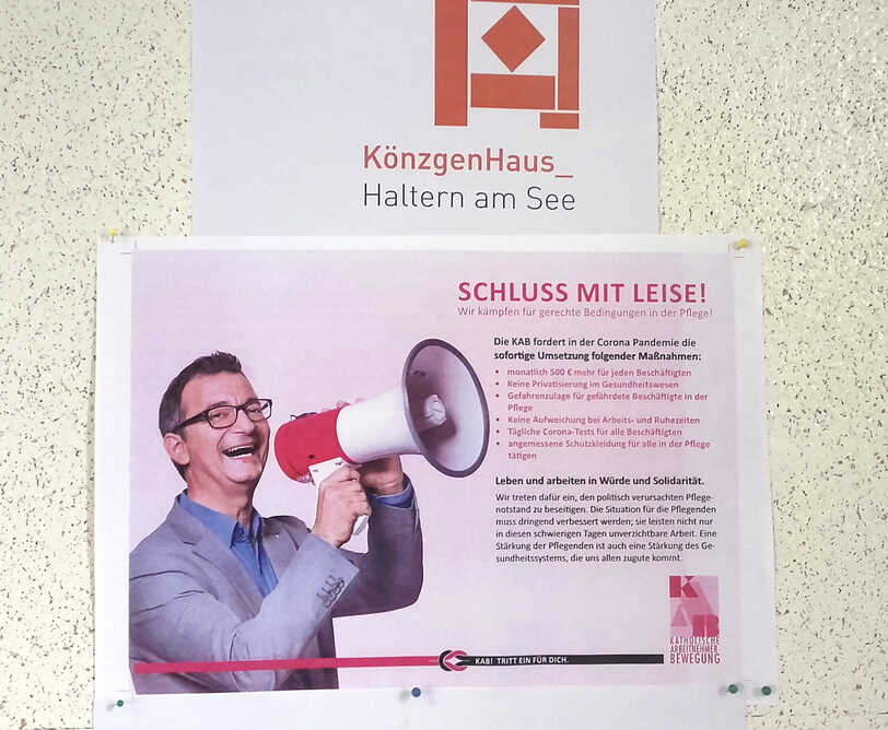 Schluss mit leise neben Logo KönzgenHaus